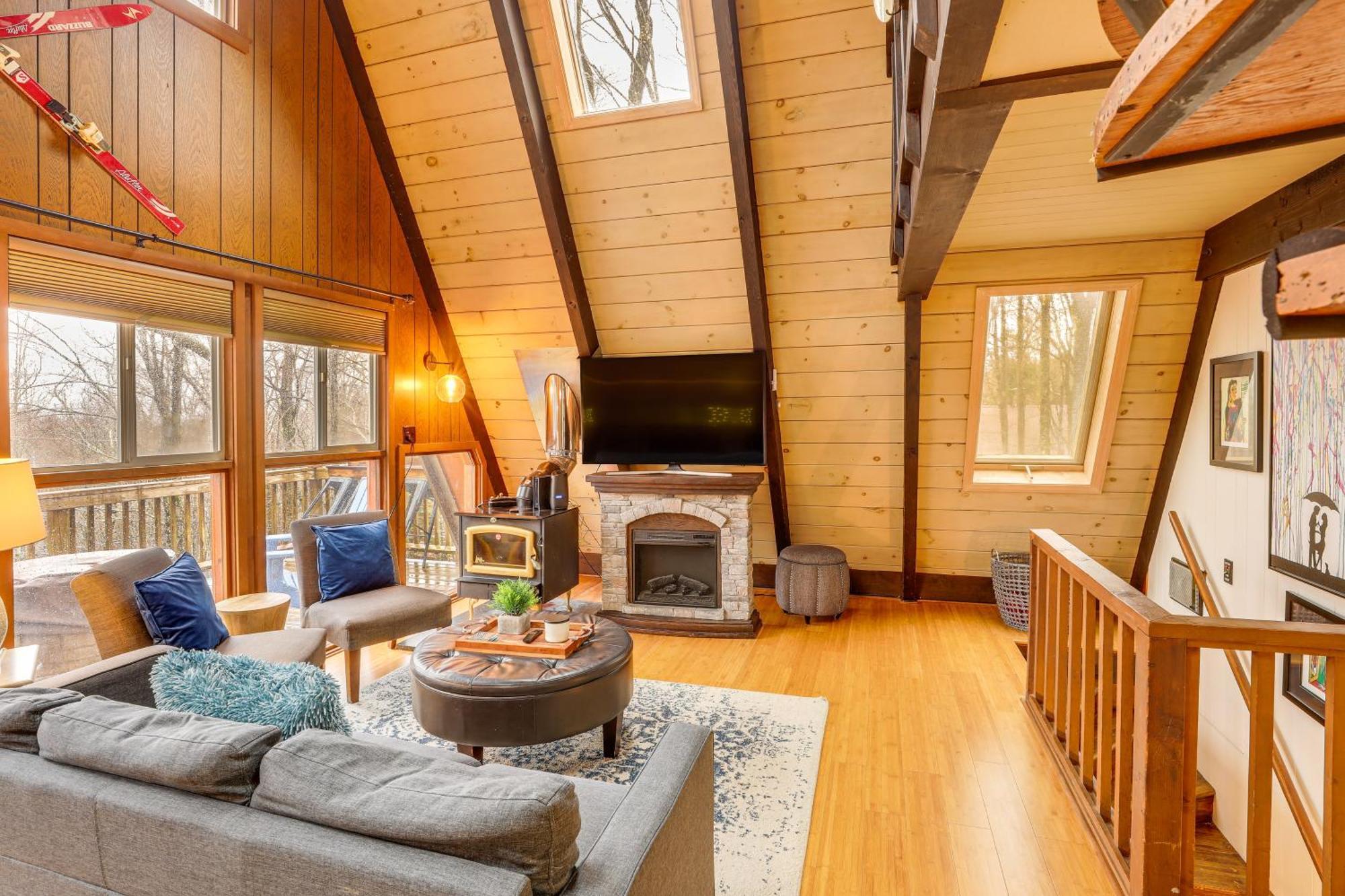 A-Frame Cabin With Hot Tub 1 Mi To Beech Mountain! Ngoại thất bức ảnh