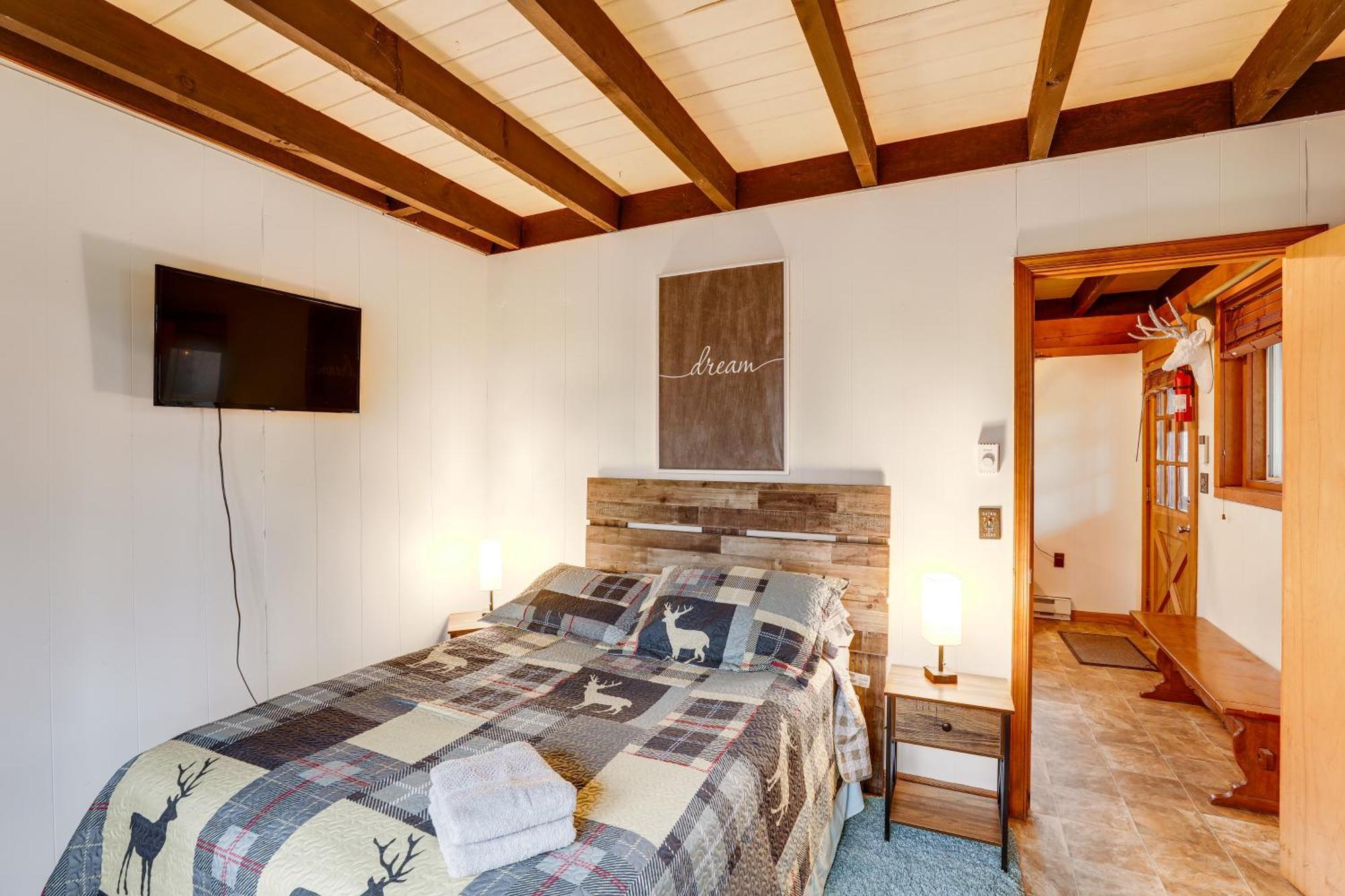 A-Frame Cabin With Hot Tub 1 Mi To Beech Mountain! Ngoại thất bức ảnh